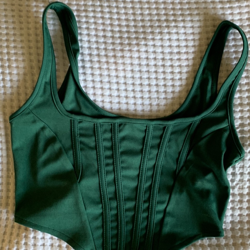 Bundle of summer cropped tops and tanks🌼 - Picture 11 of 14